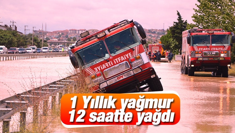 İstanbul'daki sağanak itfaiye aracını bile etkiledi